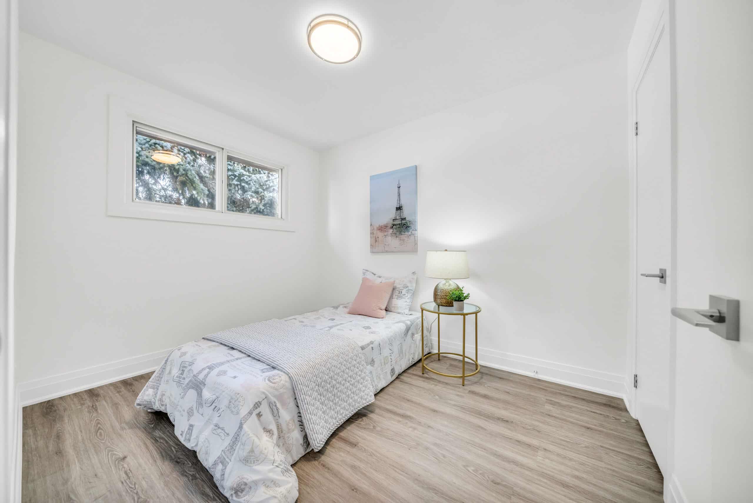 180 Glow Ave, Hamilton _ HR 19