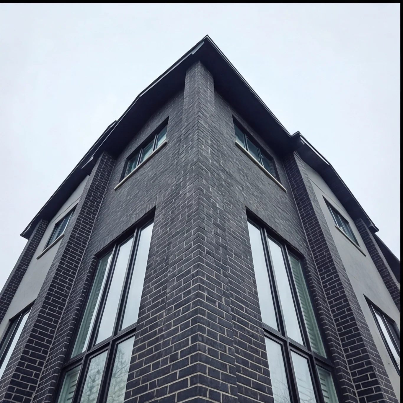 conversion-hamilton.webpLegal duplex conversion in Hamilton, Ontario — single-family home converted into two units by Gateway Group